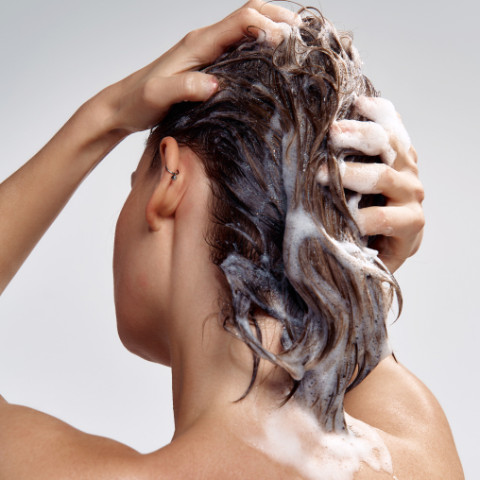 Шампунь для поврежденных и сухих волос EMOZI Satisfaction HAIR SOS SHAMPOO, pH 6,0-6,5