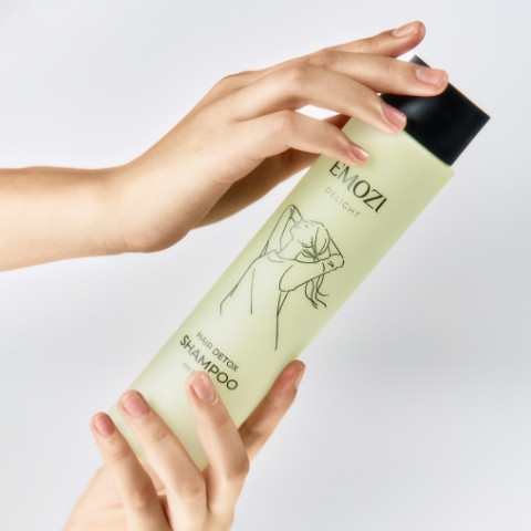 Шампунь для волос склонных к жирности EMOZI Delight HAIR DETOX SHAMPOO, pH 5,5-6,0